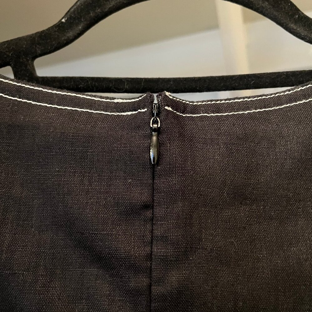 Black linen mini dress with V neckline - Picture 6 of 9